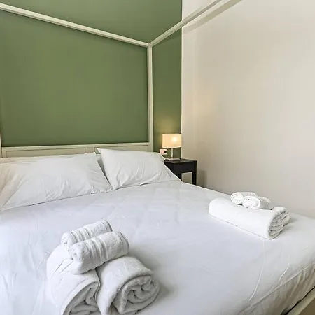 Santa Croce 1 Apartment *